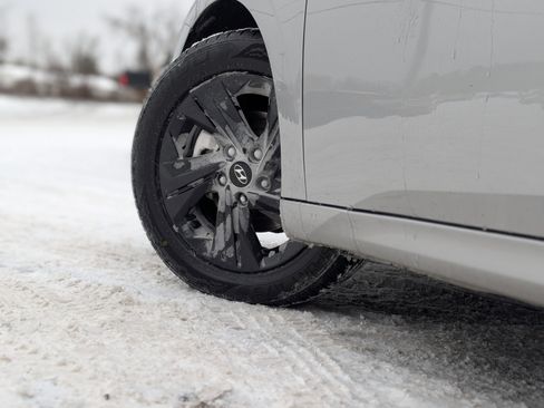 Used 2021 Hyundai Elantra SEL image 6