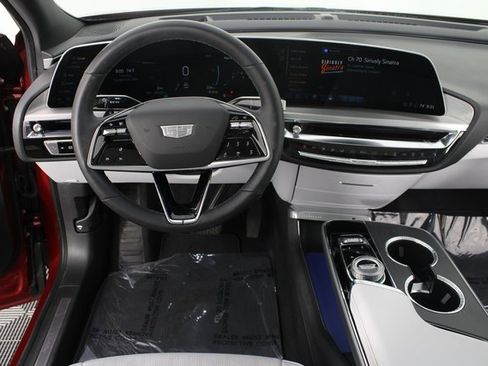 Used 2024 Cadillac Lyriq Sport image 12