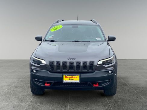 Used 2019 Jeep Cherokee Trailhawk w/ Comfort/Convenience Group AWD/4WD image 8