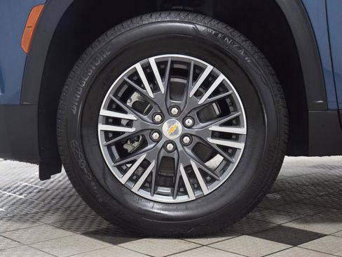 New 2026 Chevrolet Traverse LT w/ Driver Confidence Package FWD image 29