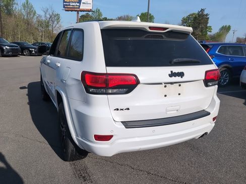 Used 2020 Jeep Grand Cherokee Altitude image 6