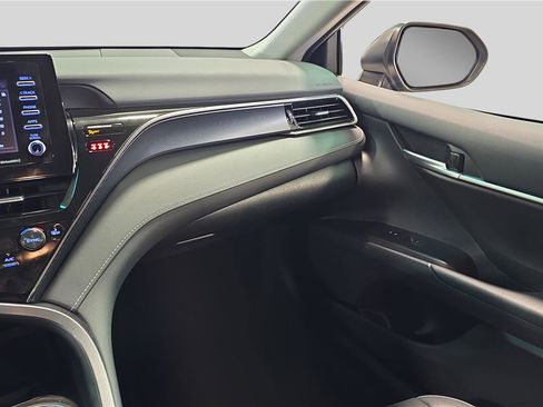 Used 2024 Toyota Camry SE image 24