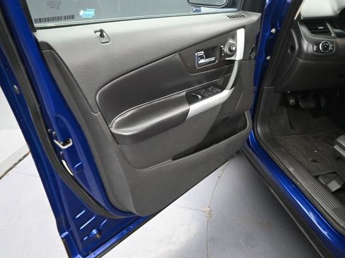 Used 2013 Ford Edge SE image 17