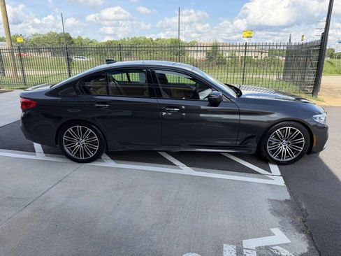 Used 2018 BMW 540i w/ M Sport Package RWD image 9