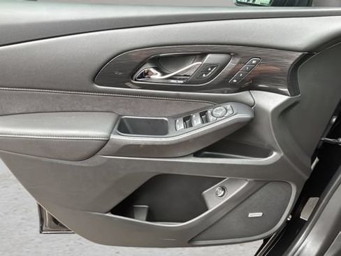 Used 2023 Chevrolet Traverse High Country w/ LPO, Floor Liner Package FWD image 17