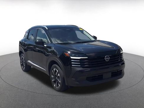 Used 2026 Nissan Kicks SV w/ Cold Weather Package AWD/4WD image 2