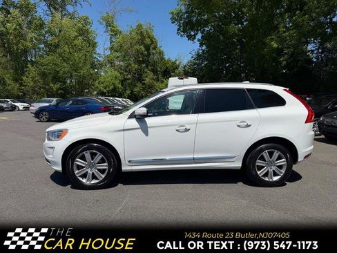 Used 2016 Volvo XC60 T6 w/ Proximity Package AWD/4WD image 11