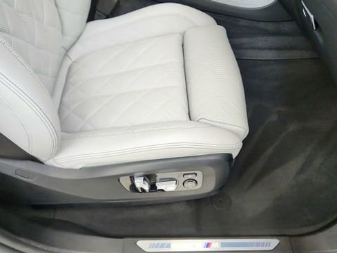 Used 2026 BMW X7 xDrive40i image 23