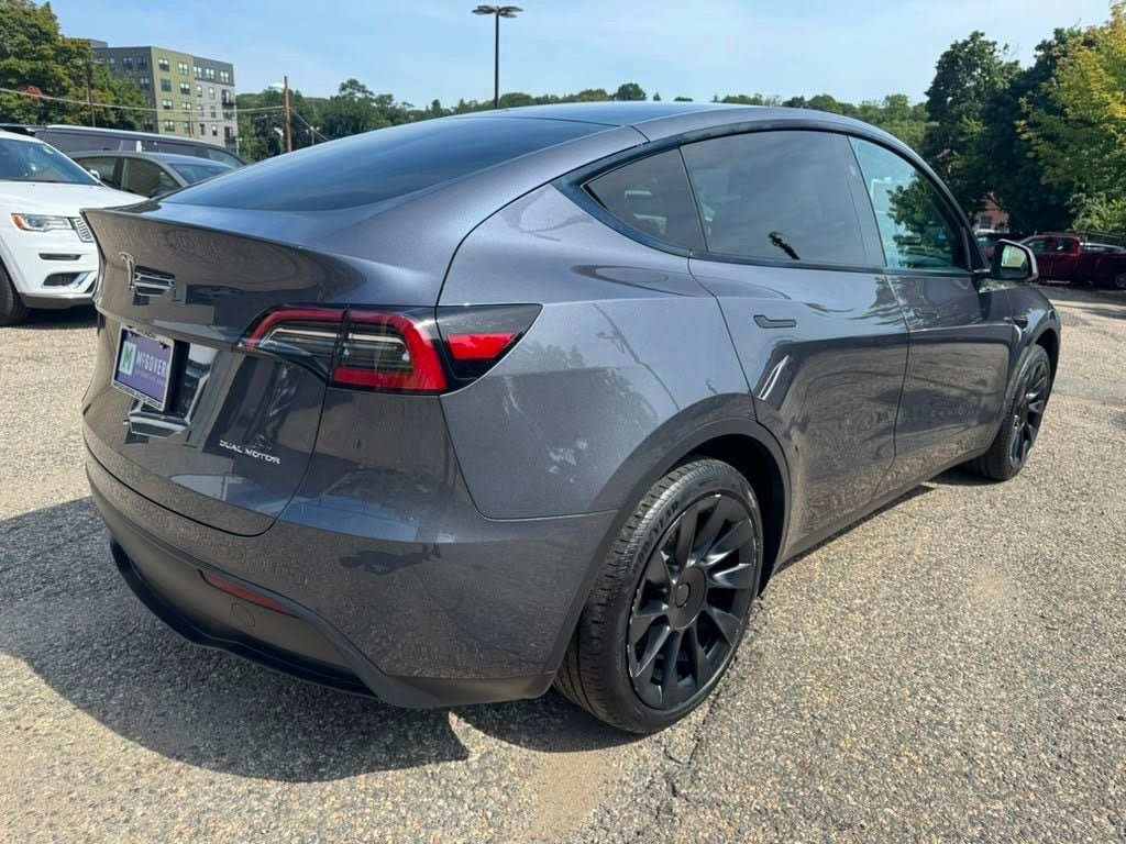 Used 2023 Tesla Model Y Long Range AWD/4WD image 7