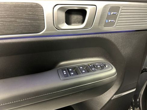 Used 2024 Hyundai Santa Fe Limited image 12