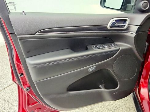 Used 2019 Jeep Grand Cherokee Limited RWD image 10
