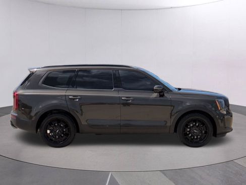 Used 2022 Kia Telluride SX w/ Nightfall Edition Package AWD/4WD image 9
