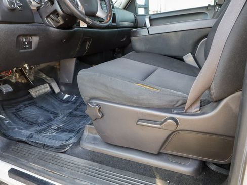 Used 2014 Chevrolet Silverado 2500 LT AWD/4WD image 14