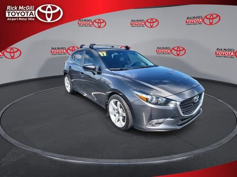 Used 2017 MAZDA MAZDA3 Grand Touring FWD image 2