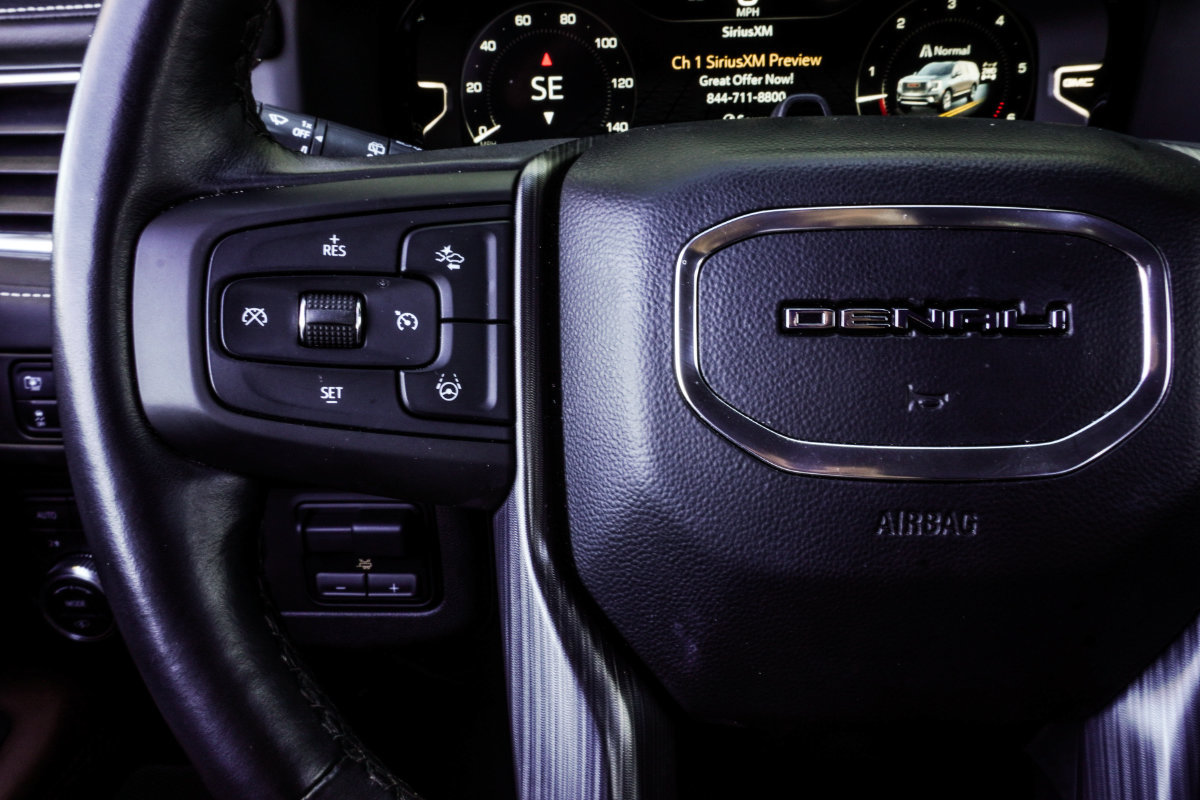 Used 2023 GMC Yukon Denali Ultimate AWD/4WD image 33