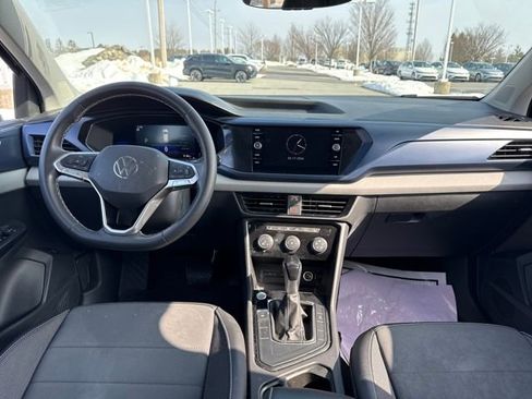 Used 2023 Volkswagen Taos SE w/ Panoramic Sunroof Package image 14