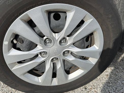 Certified 2023 Kia Soul LX FWD image 9