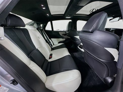 Used 2023 Lexus LS 500 F Sport image 31