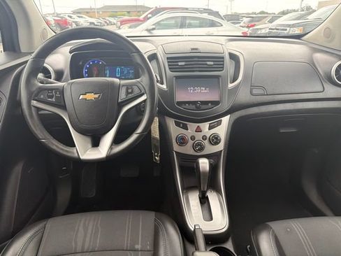Used 2016 Chevrolet Trax LT w/ LT Sun and Sound Package AWD/4WD image 22