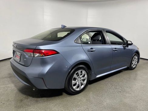 Certified 2022 Toyota Corolla LE image 3