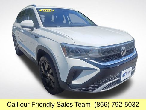Used 2024 Volkswagen Taos SE w/ Black Wheel Plus Package AWD/4WD image 9