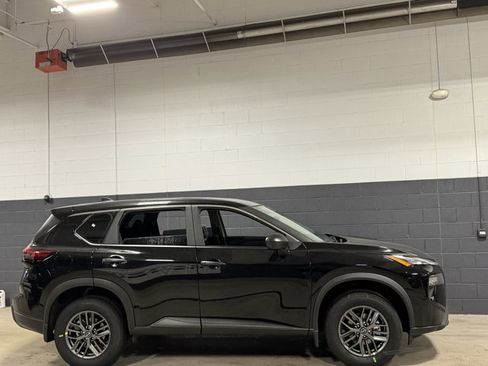 New 2026 Nissan Rogue S image 5