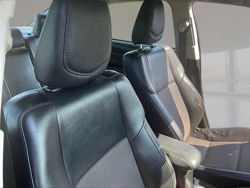 Used 2017 Toyota Corolla SE w/ Carpet Mat Package (TMS) FWD image 26