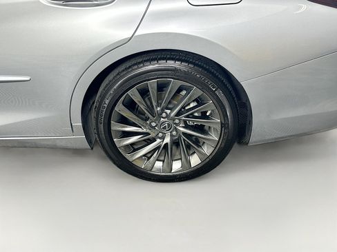 Used 2024 Lexus ES 300h Ultra Luxury w/ Accessory Package (Z1) FWD image 11