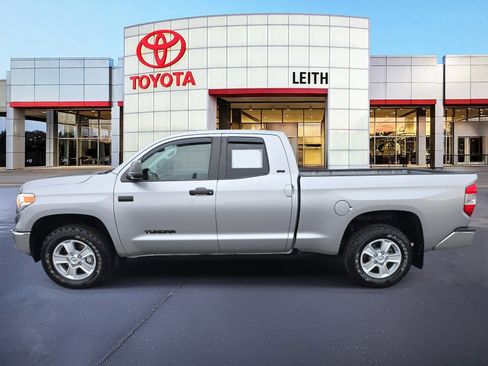 Used 2017 Toyota Tundra SR5 image 8
