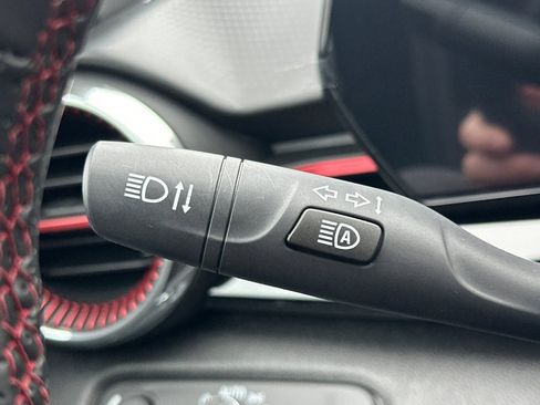 Used 2025 Chevrolet Trax RS w/ Driver Confidence Package image 36