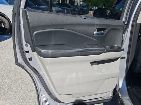 Used 2018 Honda Pilot Touring image 14