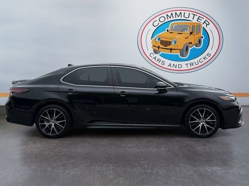 Used 2022 Toyota Camry SE FWD image 7