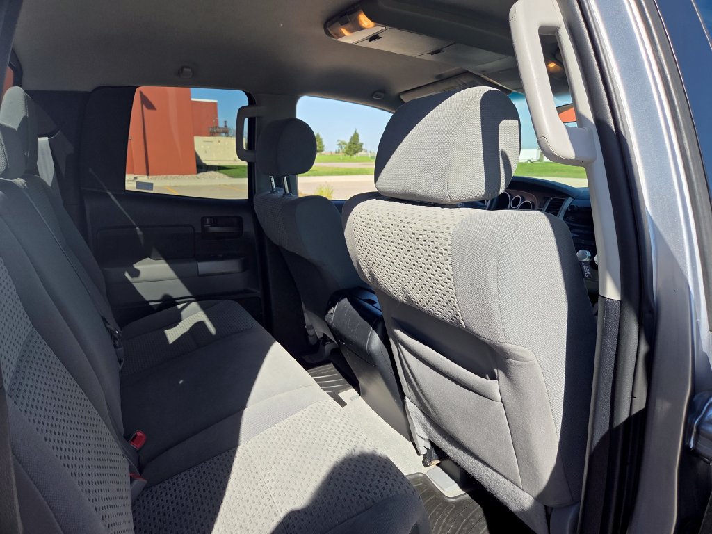 Used 2011 Toyota Tundra 4x4 Double Cab w/ SR5 Pkg image 30