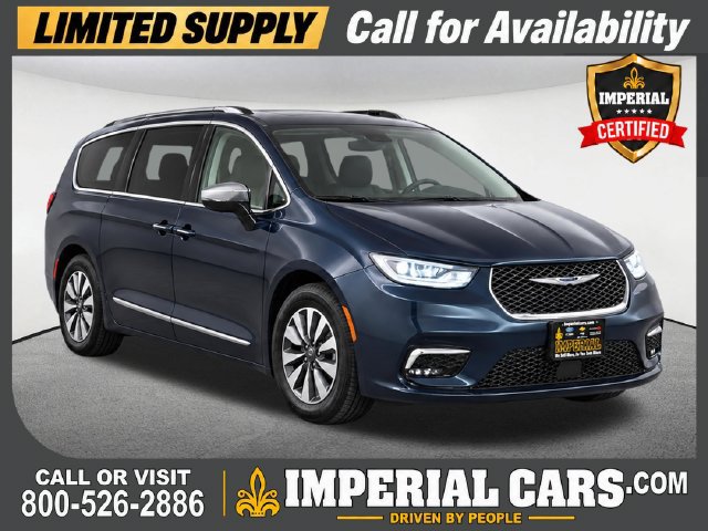 Used 2023 Chrysler Pacifica Limited FWD image 1