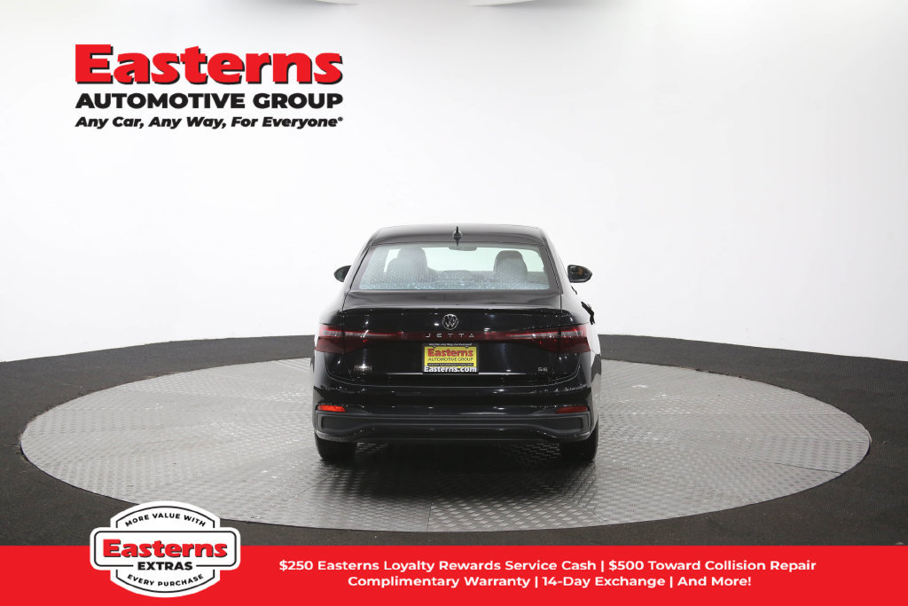 Used 2025 Volkswagen Jetta SE FWD image 37