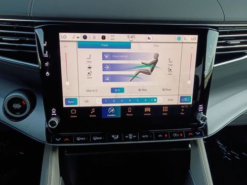New 2026 Jeep Grand Wagoneer L Limited AWD/4WD image 4
