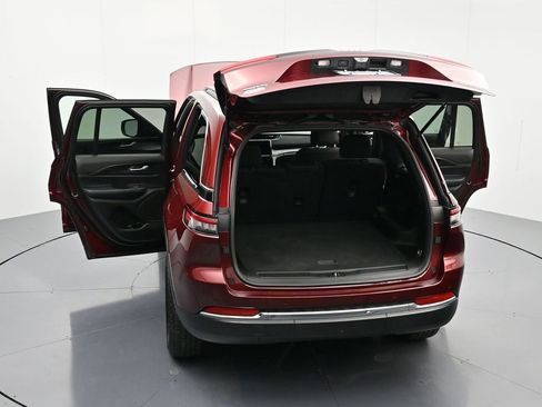 Used 2024 Jeep Grand Cherokee Laredo image 50