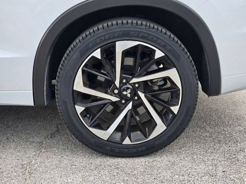 Used 2024 Mitsubishi Outlander SEL Black Edition FWD image 5