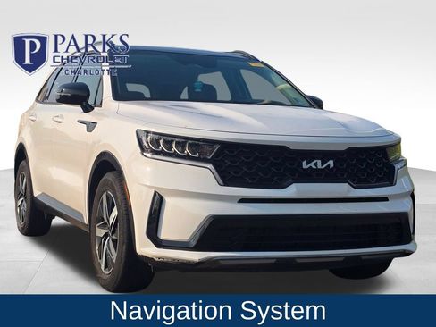 Used 2022 Kia Sorento S w/ Panoramic Sunroof Package FWD image 1
