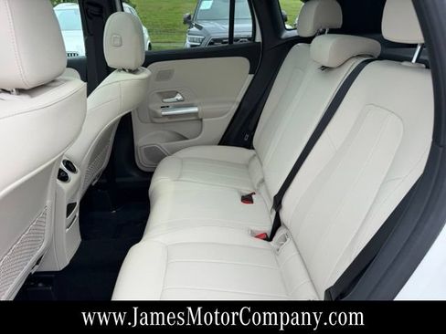 Certified 2025 Mercedes-Benz GLA 250 4MATIC image 16