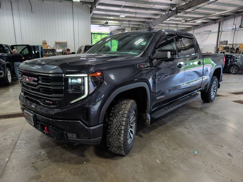 Used 2022 GMC Sierra 1500 AT4 w/ AT4 Premium Package AWD/4WD image 6