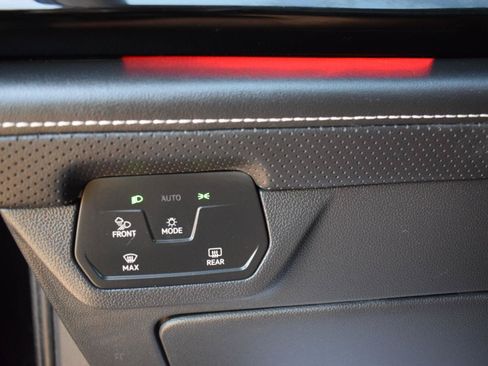 Used 2024 Volkswagen Atlas SEL Premium R-Line AWD/4WD image 36