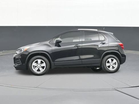Used 2022 Chevrolet Trax LT w/ LT Convenience Package image 57