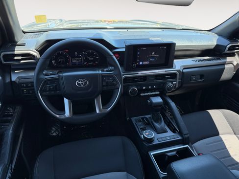 Used 2025 Toyota Tacoma TRD Off-Road AWD/4WD image 15