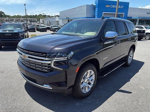 Used 2024 Chevrolet Tahoe Premier AWD/4WD image 2