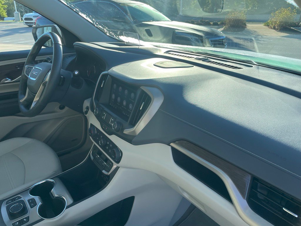 Used 2024 GMC Terrain Denali w/ Denali Premium Package AWD/4WD image 30