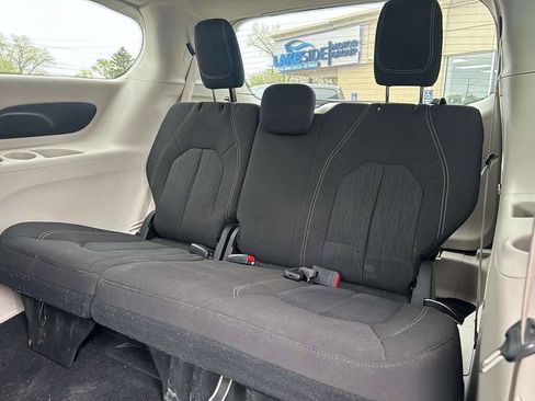 Used 2024 Chrysler Voyager LX FWD image 17