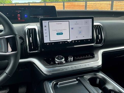 New 2026 Ford Expedition Platinum w/ Stealth Appearance Package AWD/4WD image 7