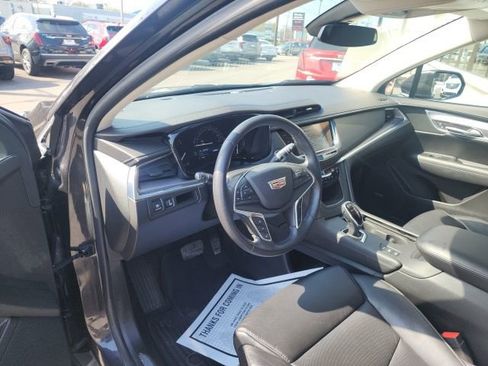 Used 2018 Cadillac XT5 Premium Luxury w/ Driver Assist Package image 10