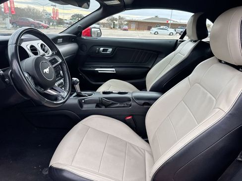 Used 2022 Ford Mustang Premium image 13